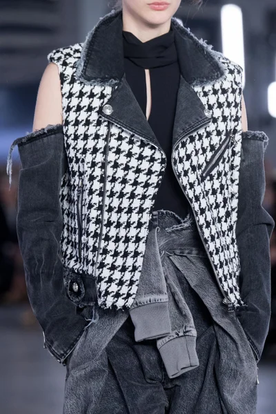 Look 33